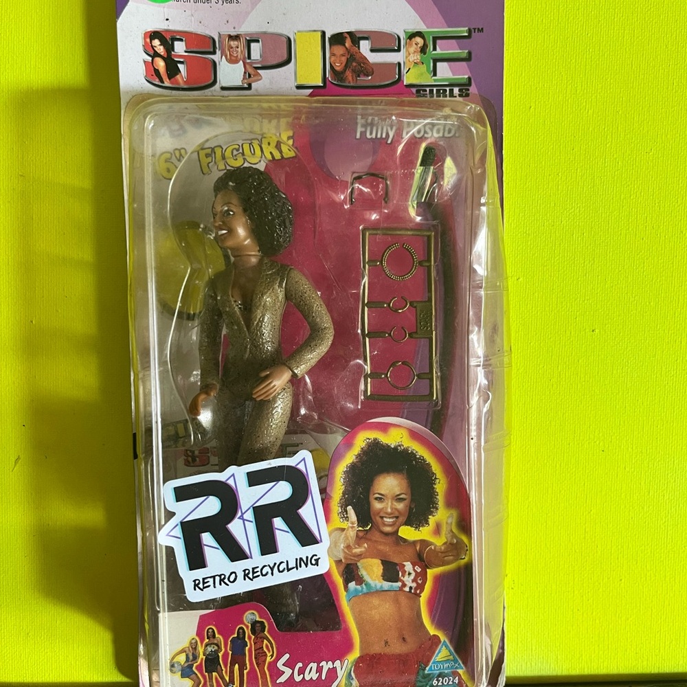 Vintage 1998 Scary Spice Girls 6 Inch Tall Action Figure Doll Mel B unopened